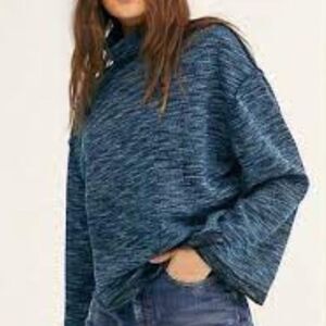 We The Free Sunny Days knit mock turtleneck with kimono sleeves, size XS